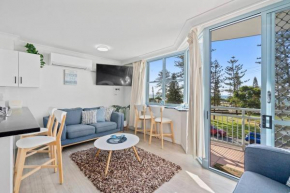 Beachfront Bliss at Kirra Beach with Pool